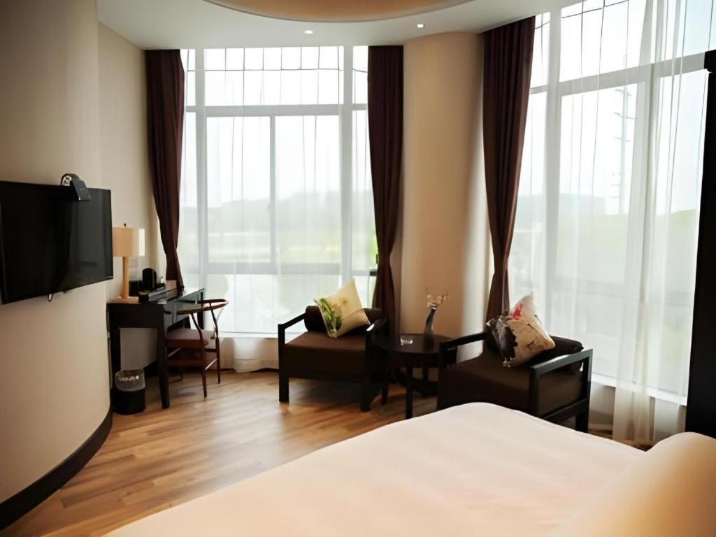 Jinjiang Metropolo Hotel - Liyang Tianmu Lake Changzhou  Buitenkant foto